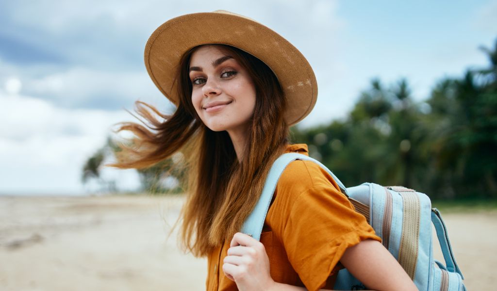 استفاده از کلاه برای محافظت از پوست در برابر آفتاب
